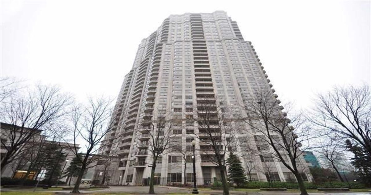 25 KINGSBRIDGE GARDEN Circle Mississauga