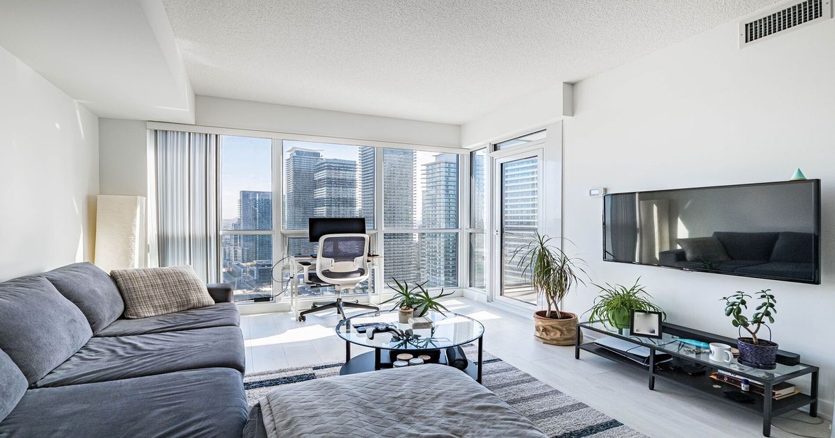 2200 Lake Shore Boulevard W Toronto
