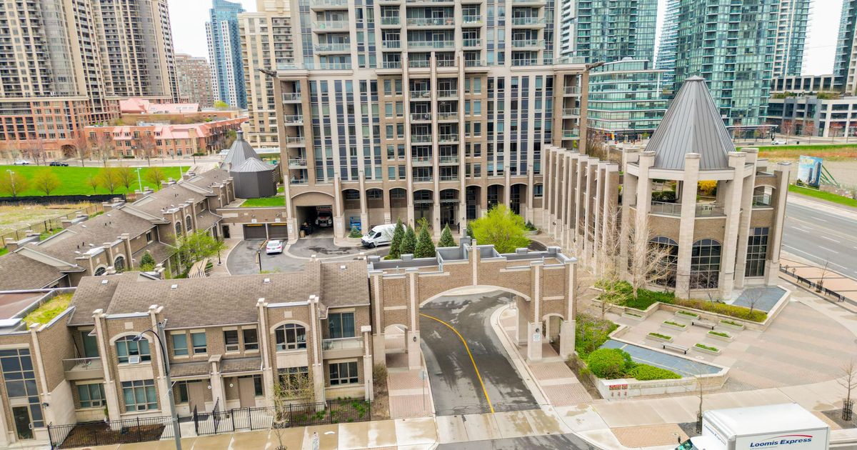388 Prince Of Wales Drive Mississauga