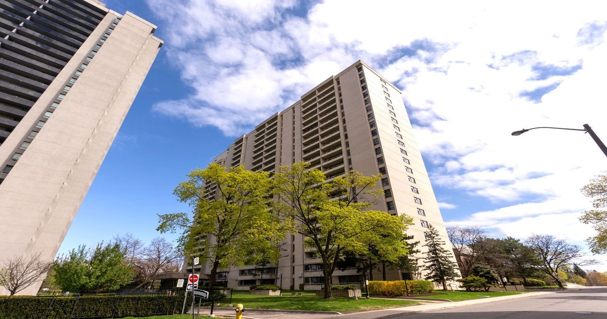 360 Ridelle Avenue Toronto