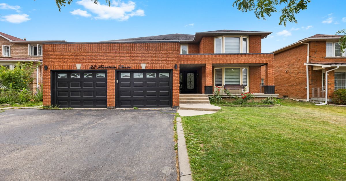 82 Flowertown Avenue Brampton