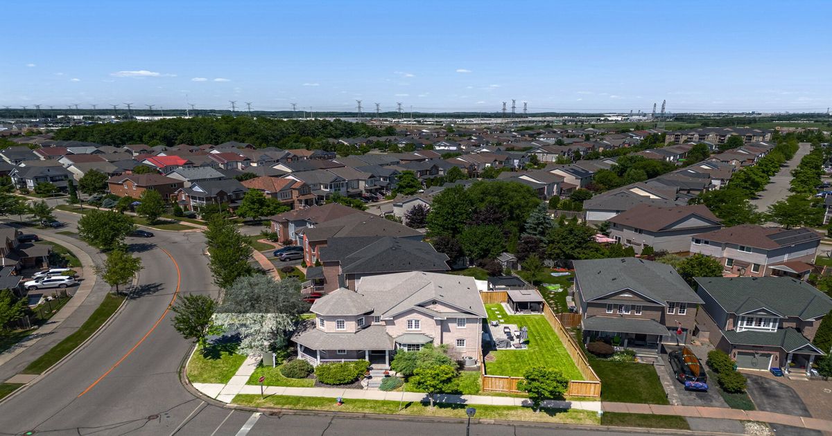 160 DIXON Drive Milton