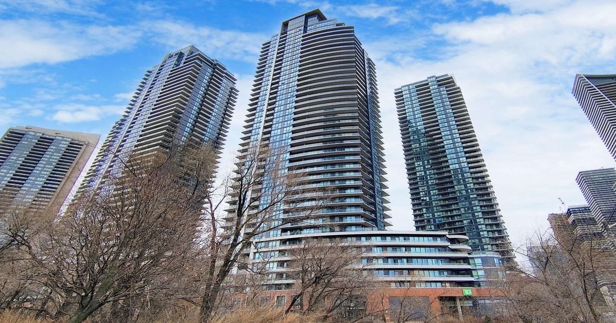 2212 Lake Shore Boulevard W Toronto