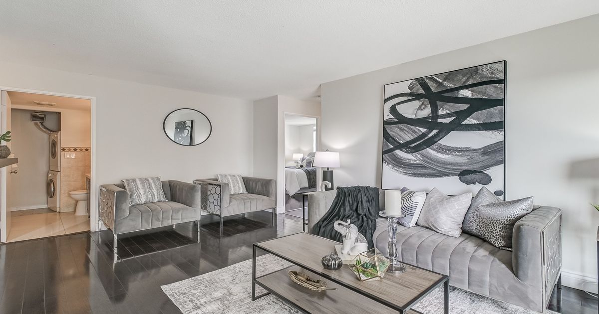 145 Hillcrest Avenue Mississauga