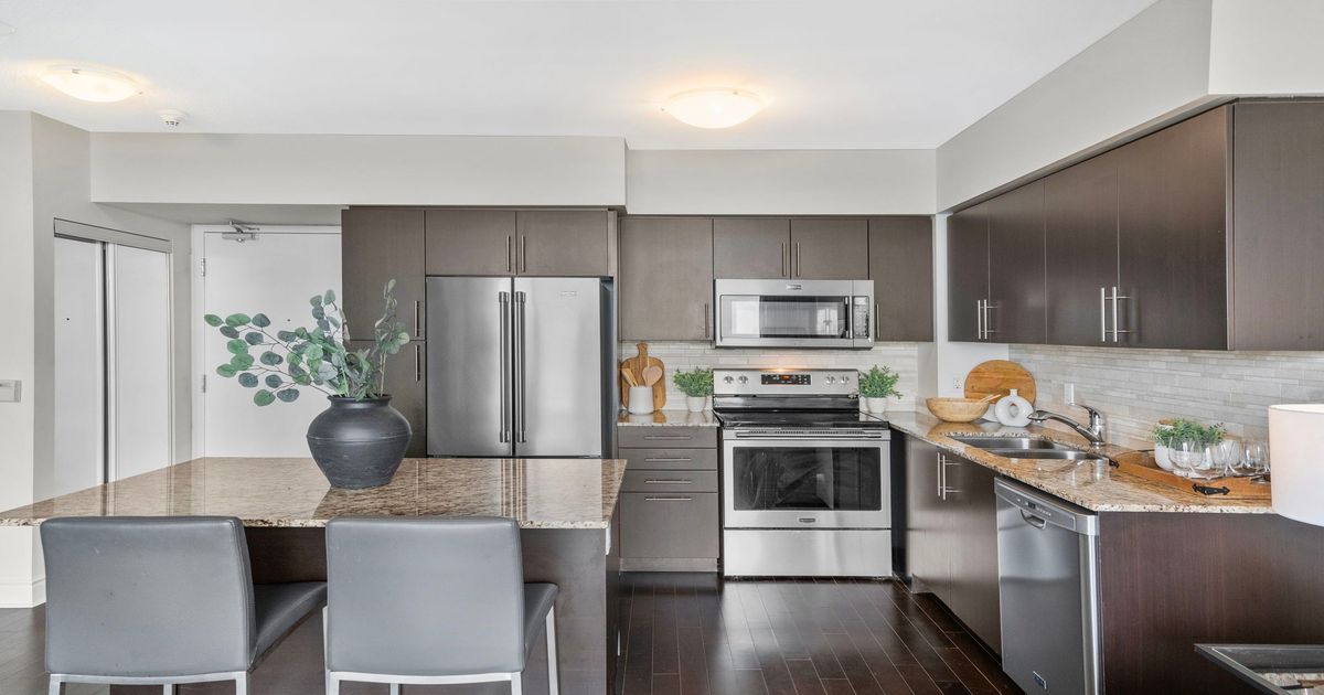 2230 Lake Shore Boulevard W Toronto
