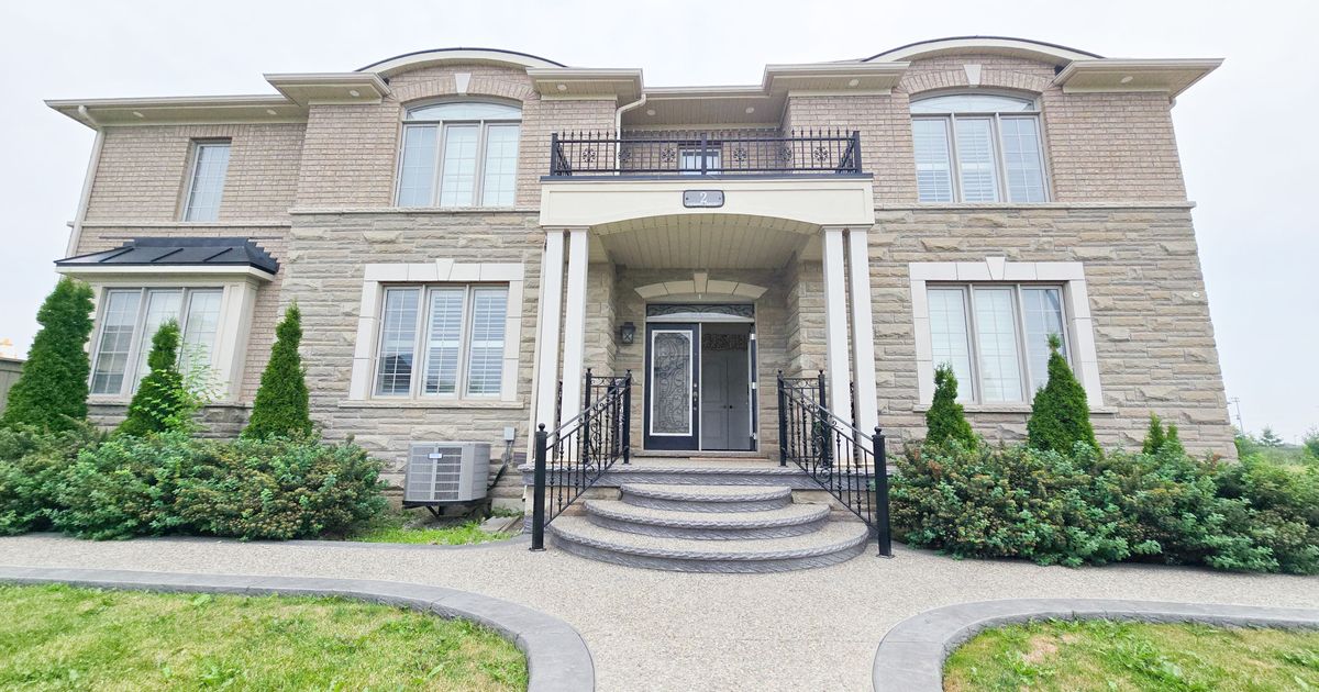 2 Buchanan Crescent Brampton