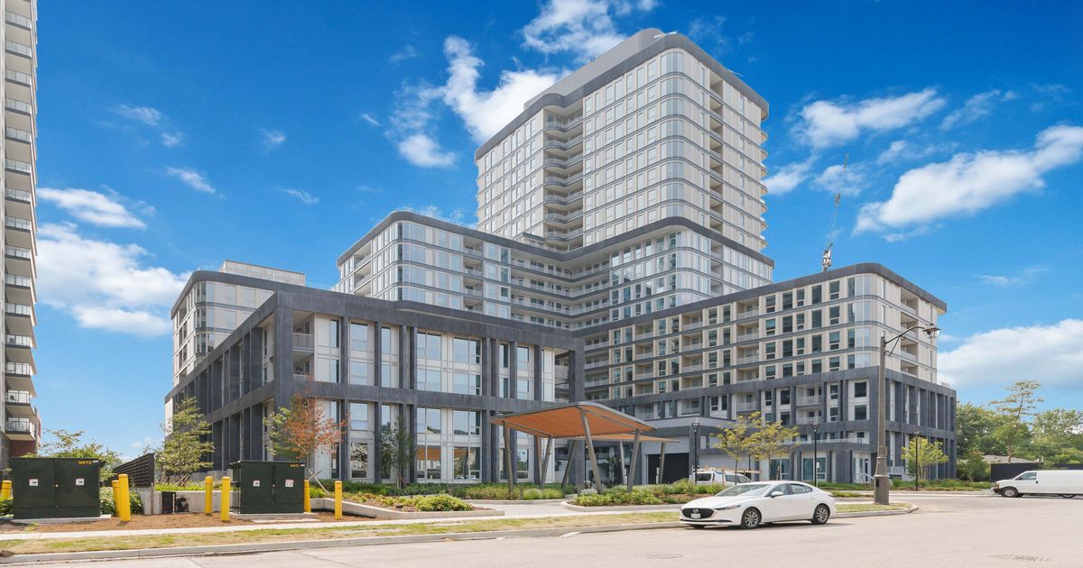 3240 William Coltson Avenue Oakville