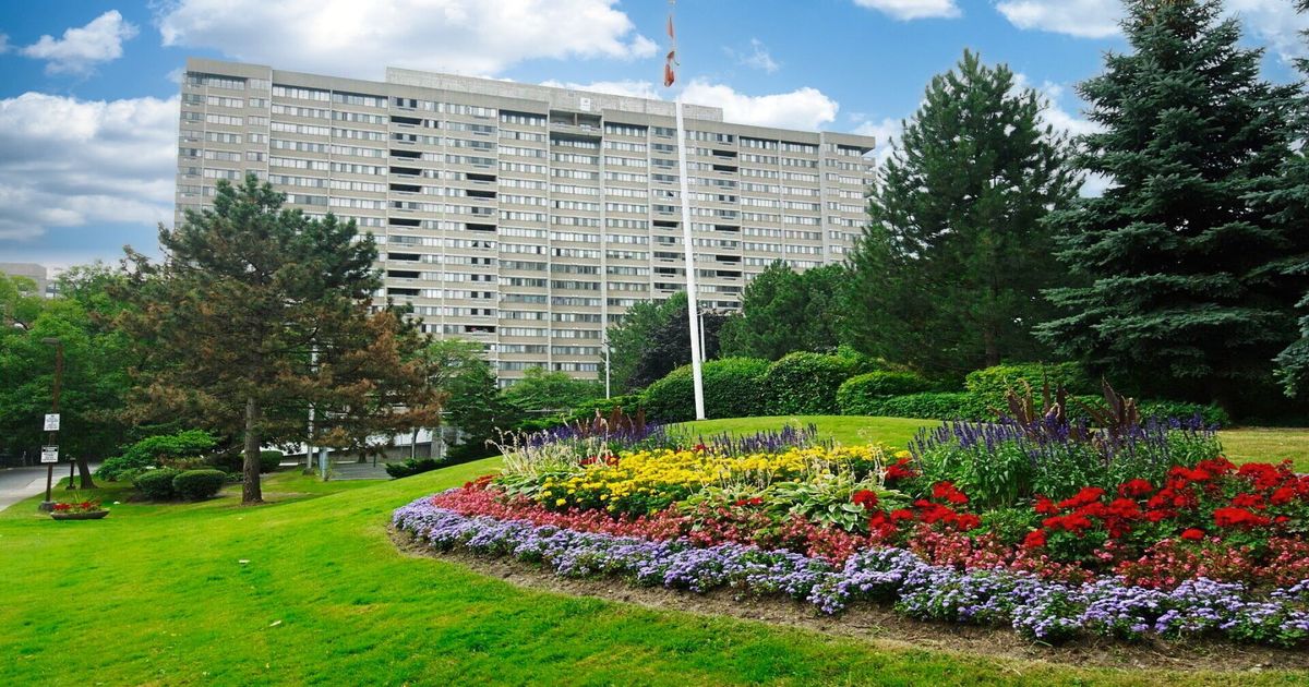 50 Elm Drive E Mississauga