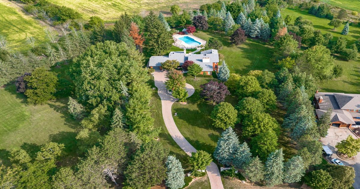 16 Mccoll Drive Caledon