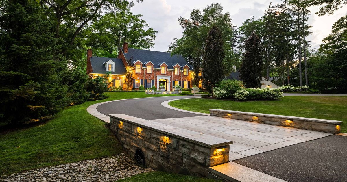 140 Chartwell Road Oakville