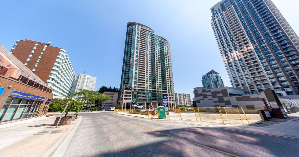 208 Enfield Place Mississauga