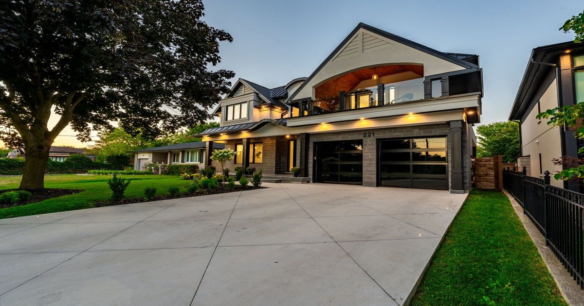 221 Morden Road Oakville