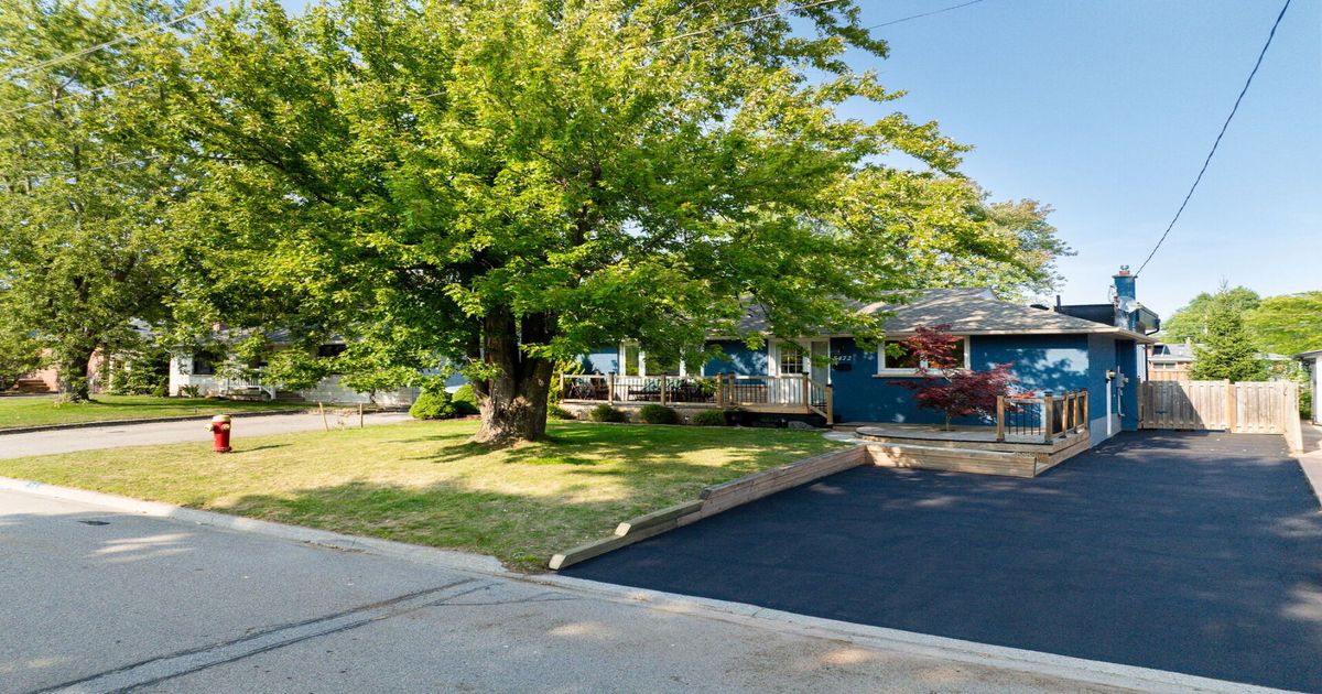 5472 Randolph Crescent Burlington