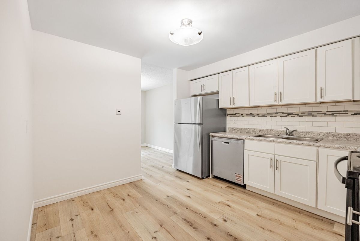 394 Eton Place Oakville 394 Eton Place Oakville