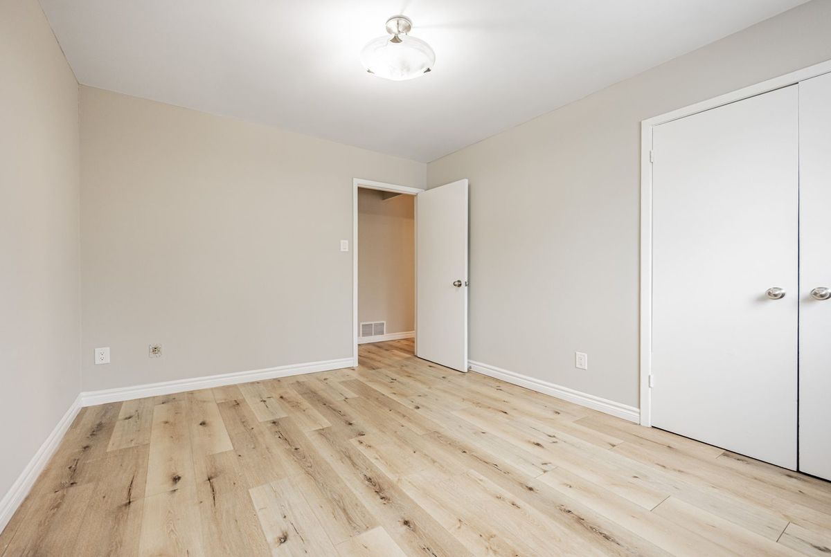 394 Eton Place Oakville 394 Eton Place Oakville