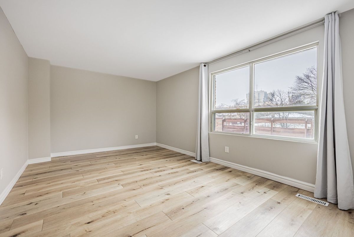 394 Eton Place Oakville 394 Eton Place Oakville