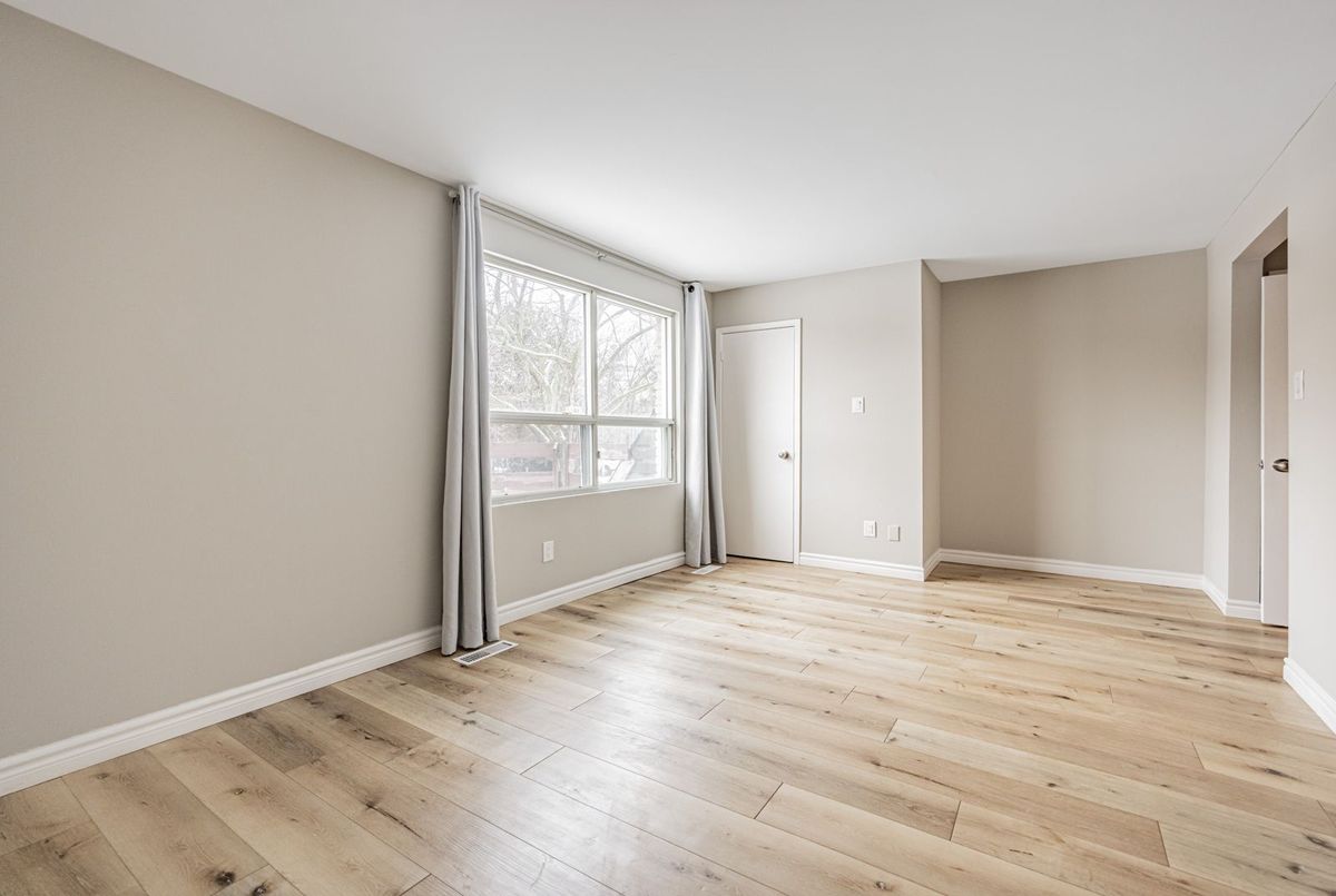 394 Eton Place Oakville 394 Eton Place Oakville