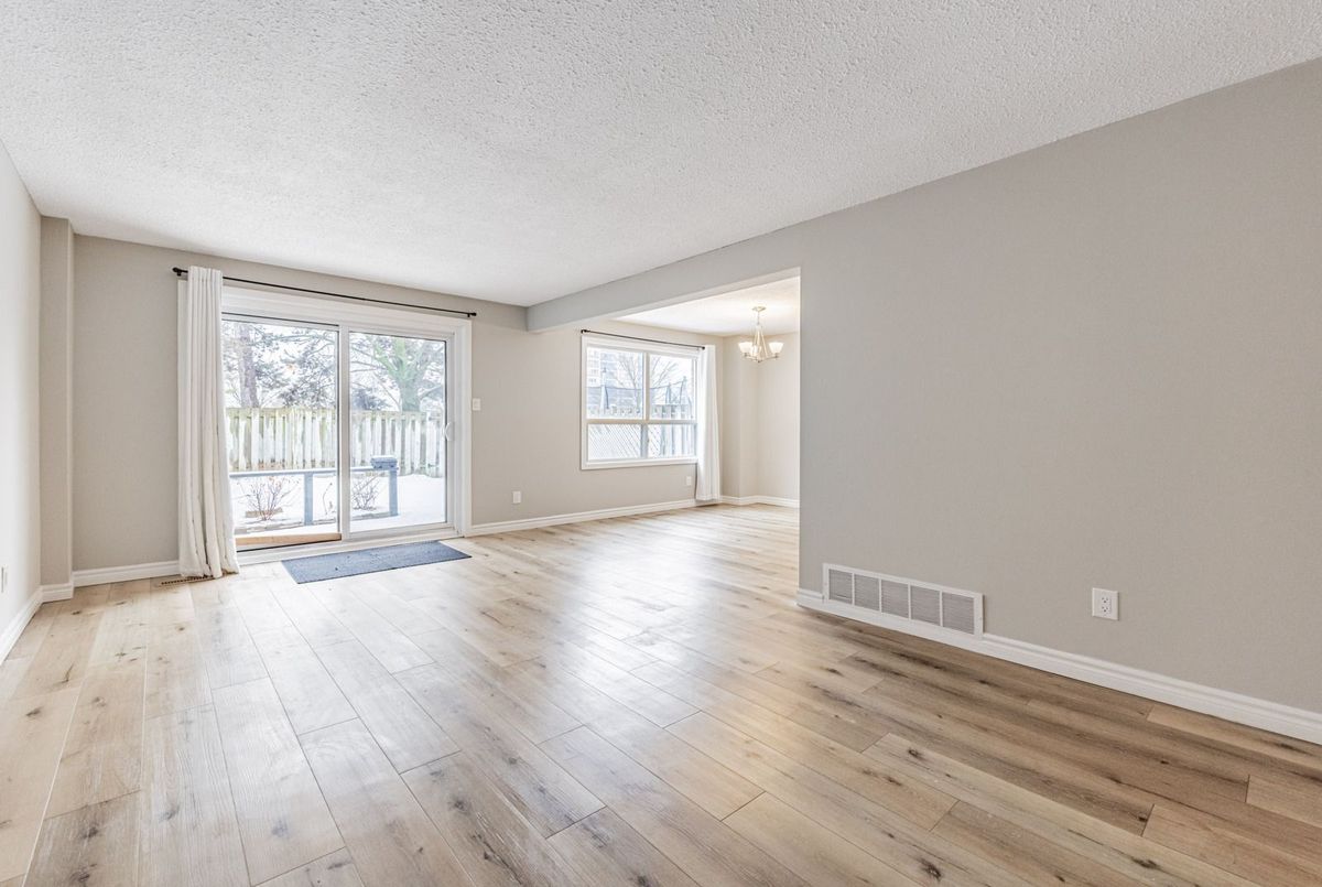 394 Eton Place Oakville 394 Eton Place Oakville