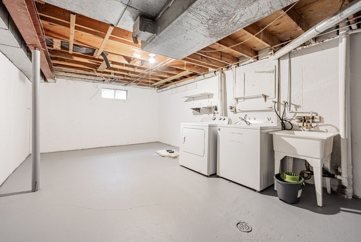 394 Eton Place Oakville 394 Eton Place Oakville