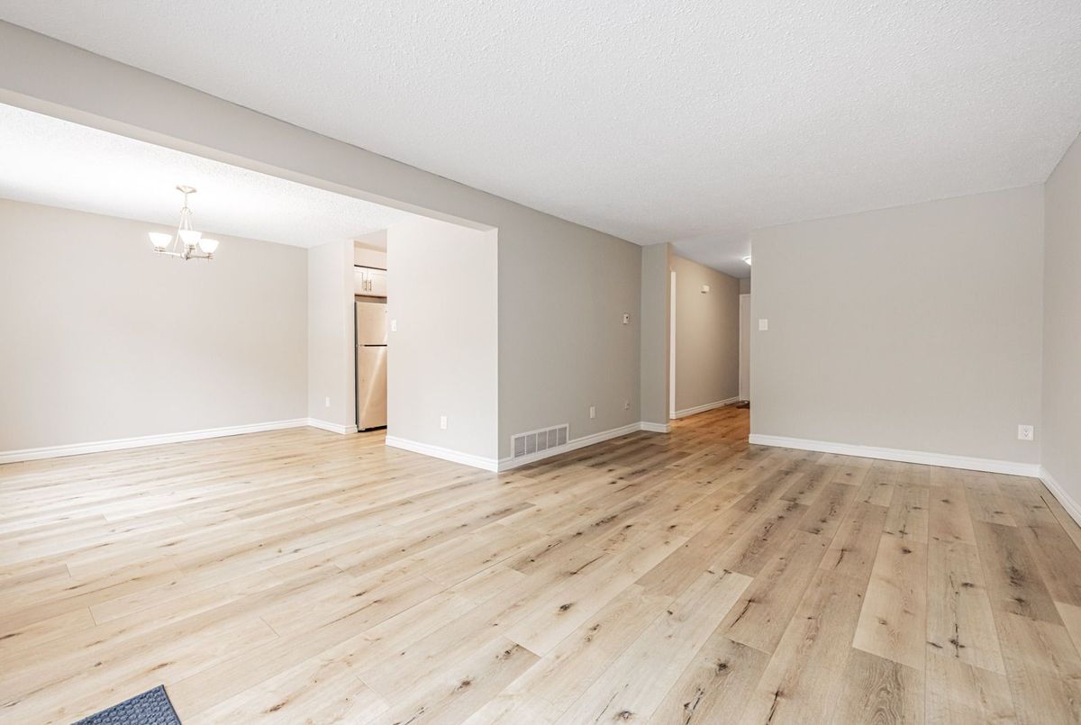 394 Eton Place Oakville 394 Eton Place Oakville