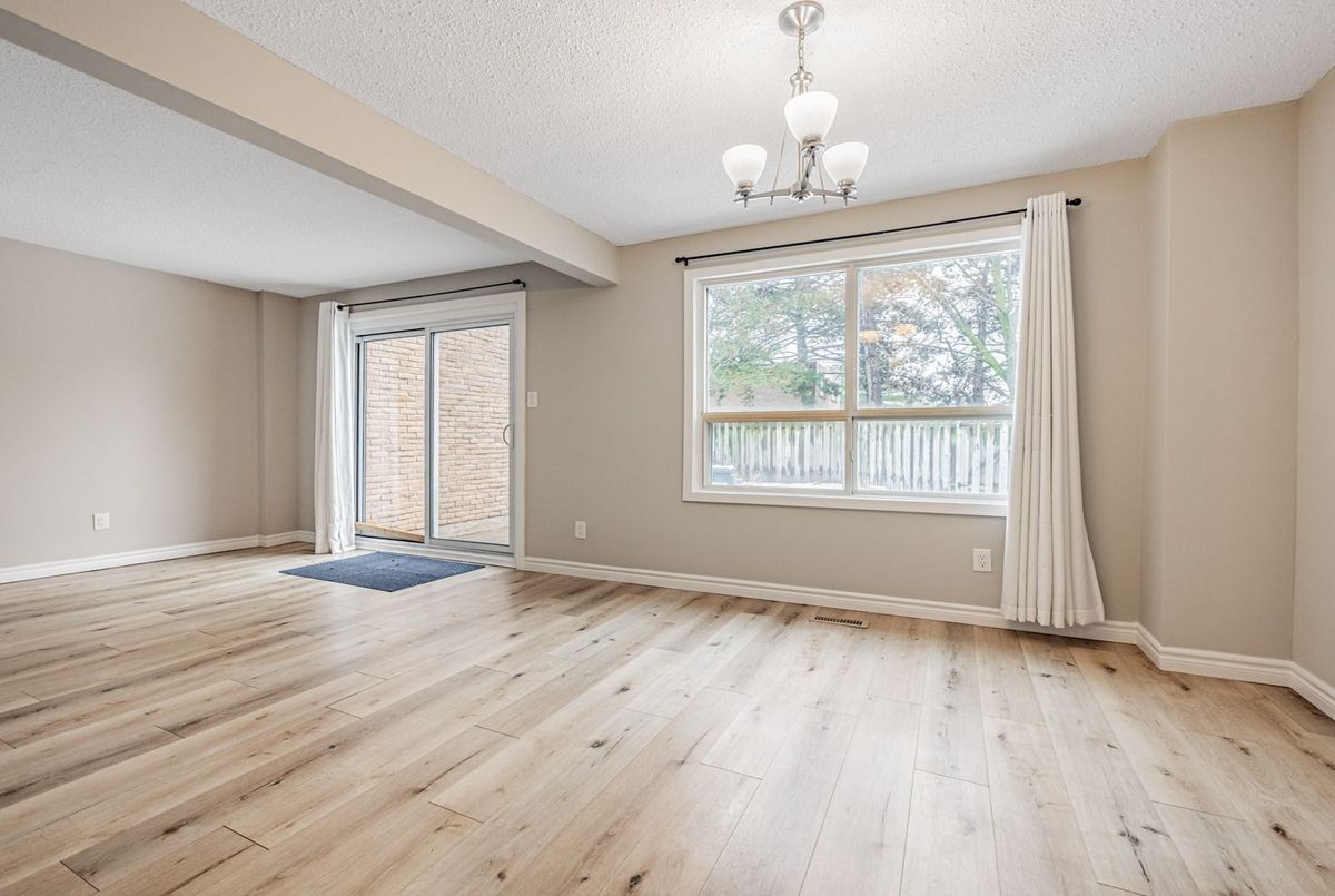 394 Eton Place Oakville 394 Eton Place Oakville