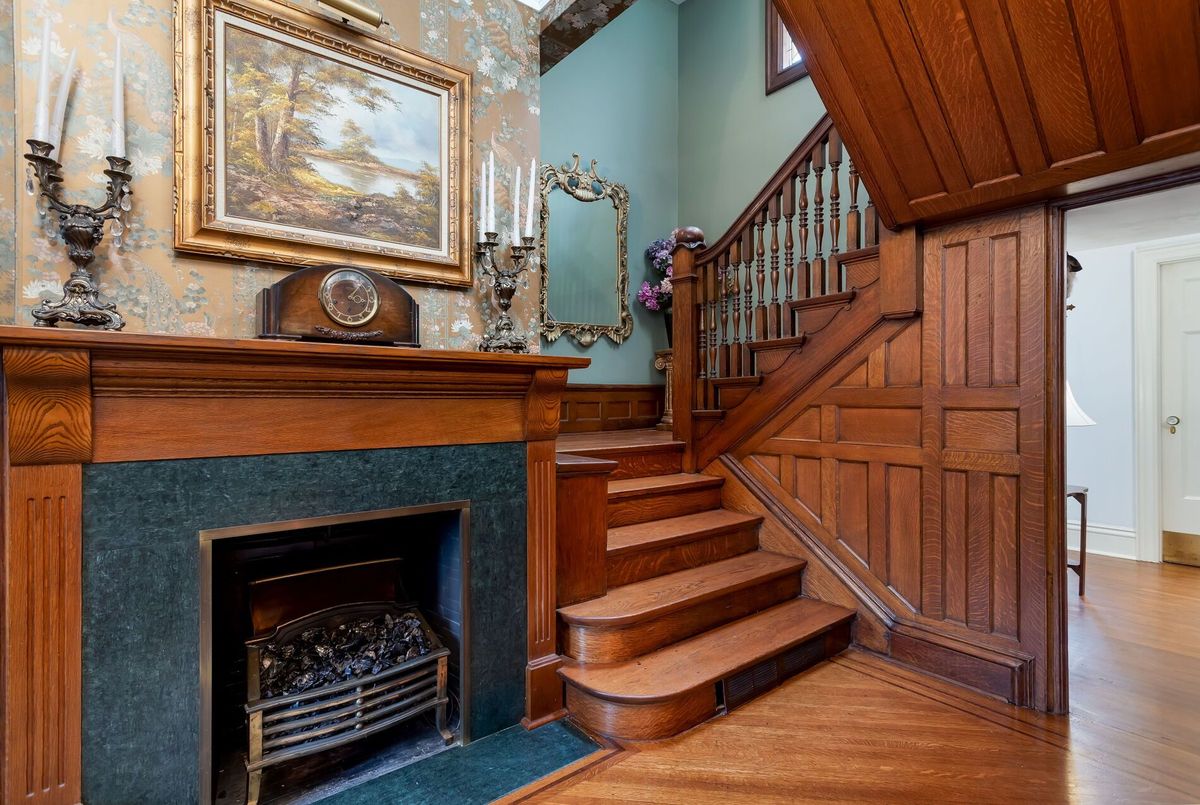 60 Indian Grove Toronto 60 Indian Grove Toronto