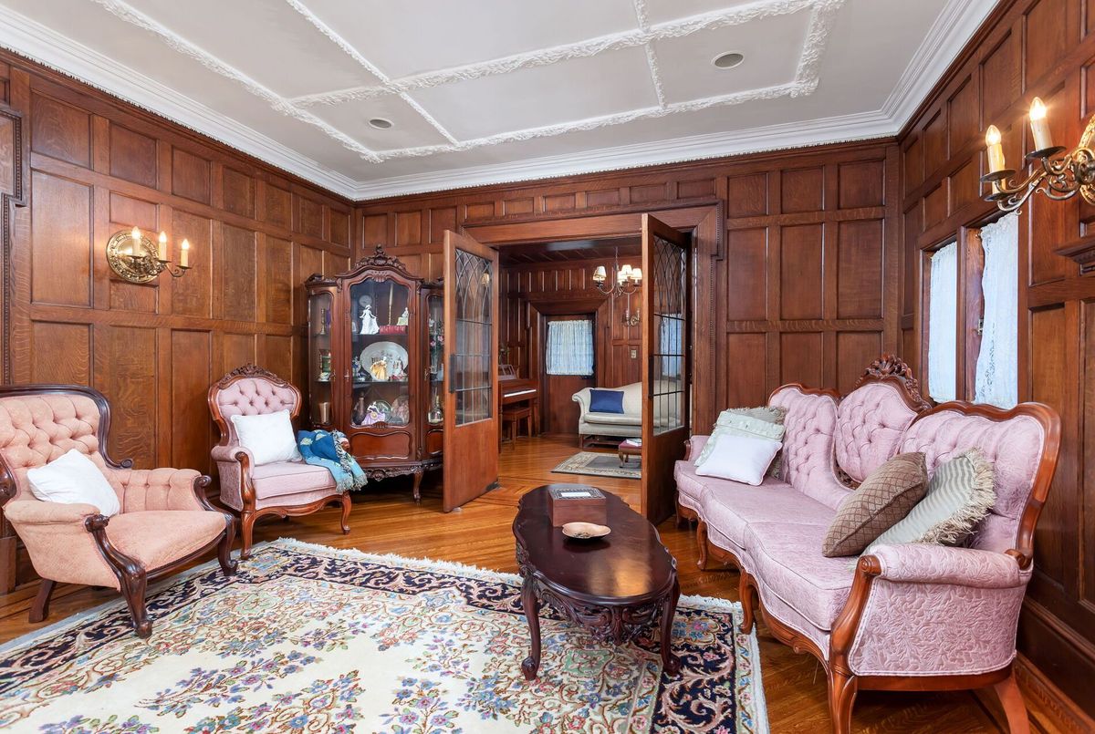 60 Indian Grove Toronto 60 Indian Grove Toronto