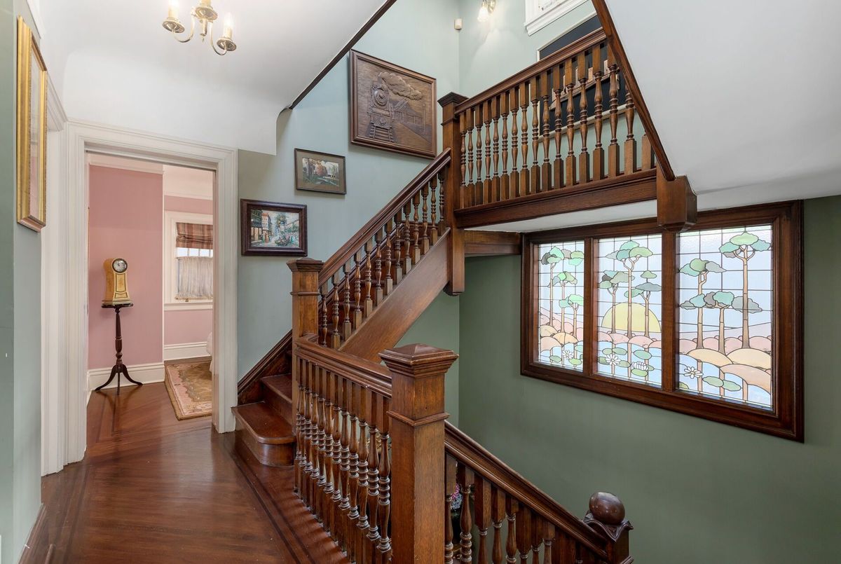 60 Indian Grove Toronto 60 Indian Grove Toronto