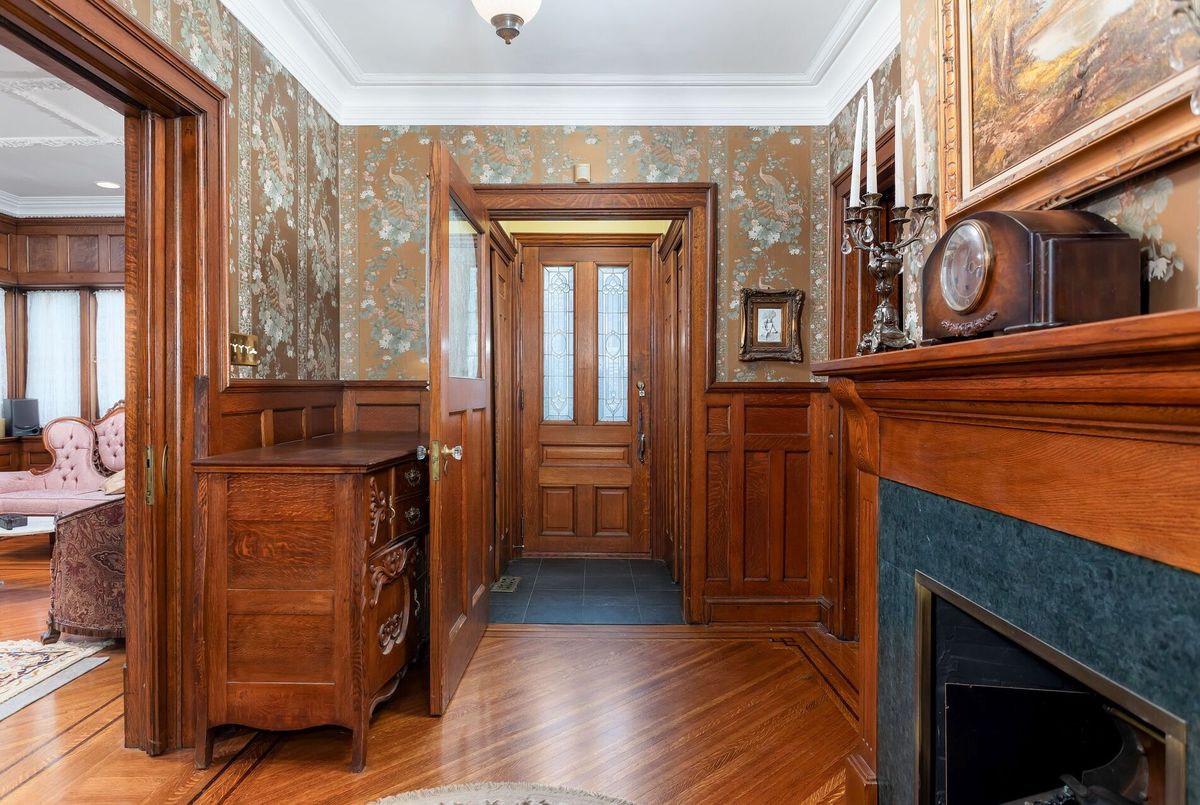 60 Indian Grove Toronto 60 Indian Grove Toronto