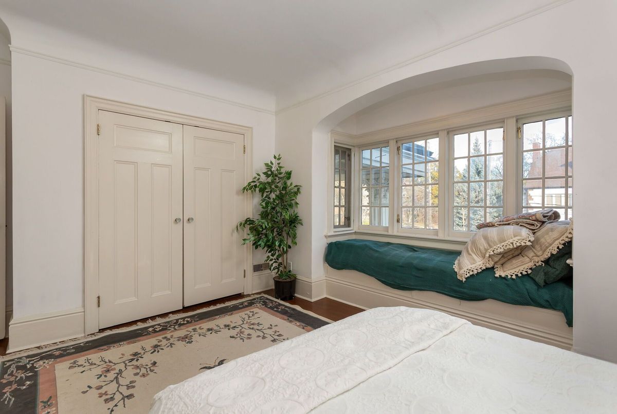 60 Indian Grove Toronto 60 Indian Grove Toronto