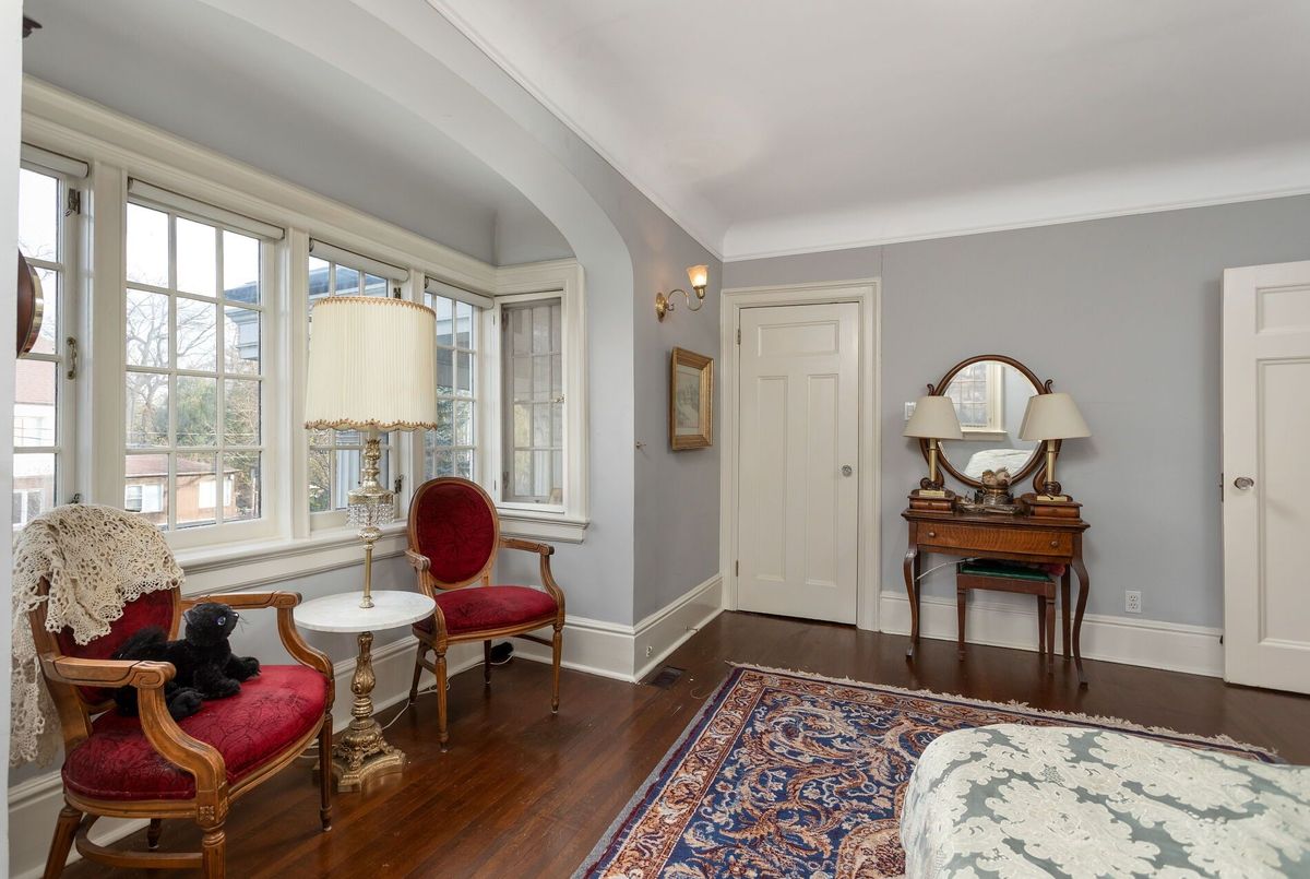 60 Indian Grove Toronto 60 Indian Grove Toronto