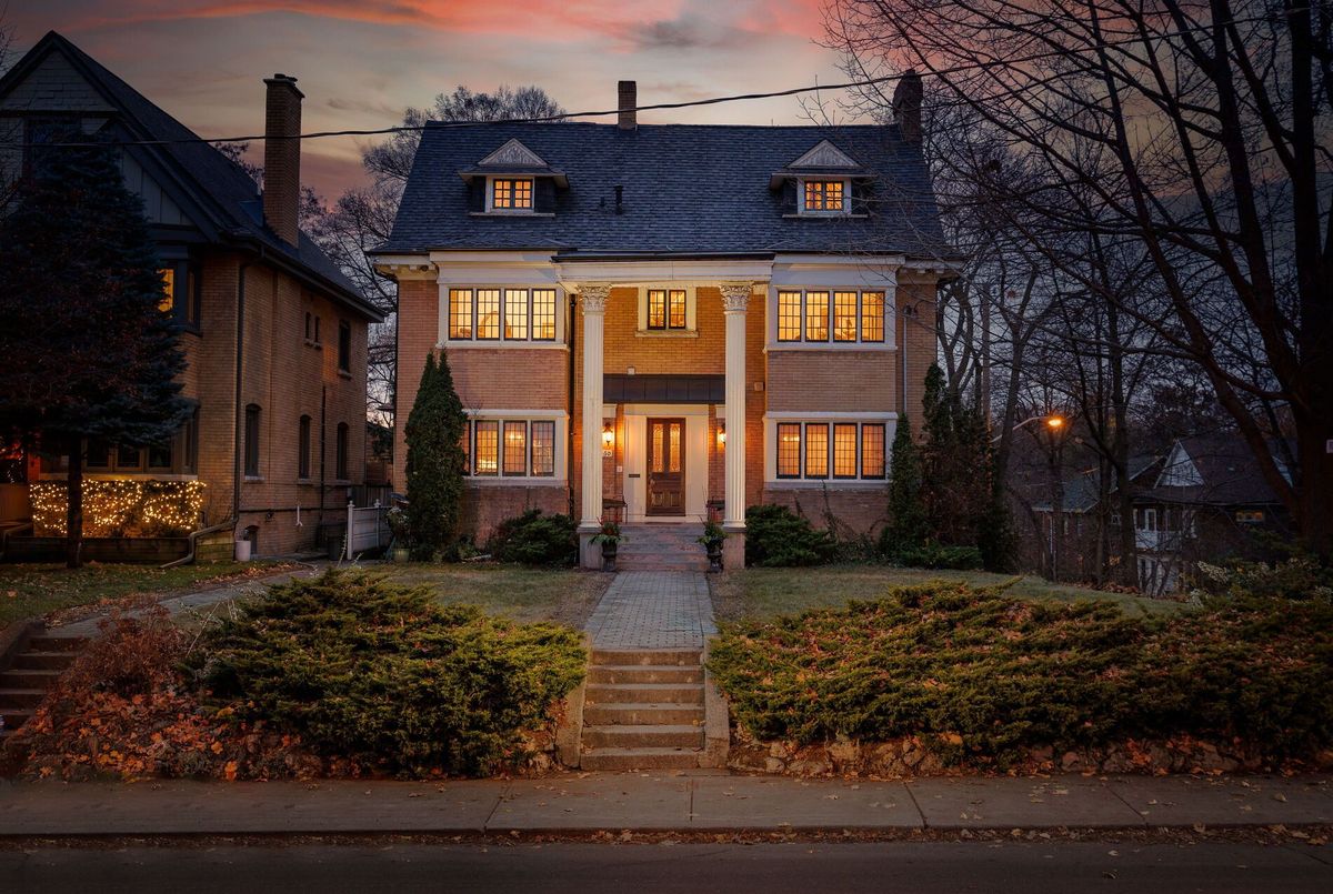 60 Indian Grove Toronto 60 Indian Grove Toronto