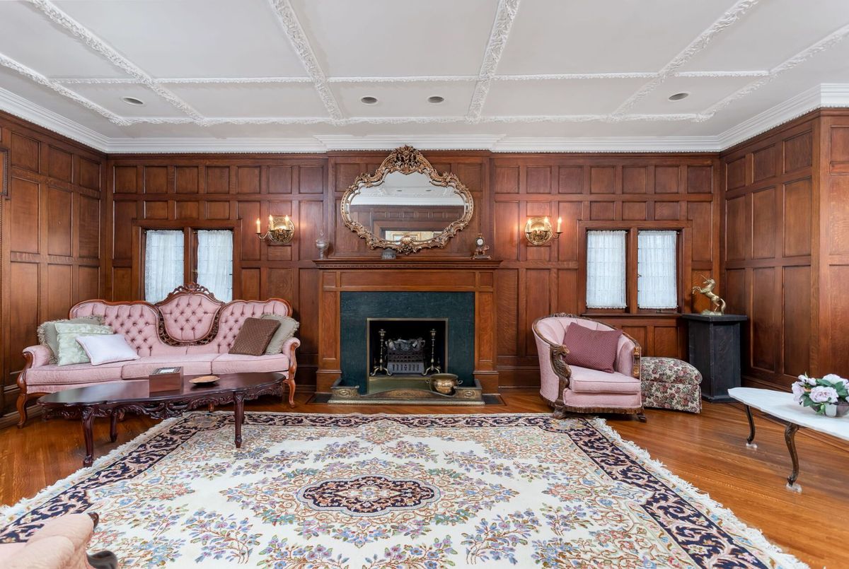 60 Indian Grove Toronto 60 Indian Grove Toronto