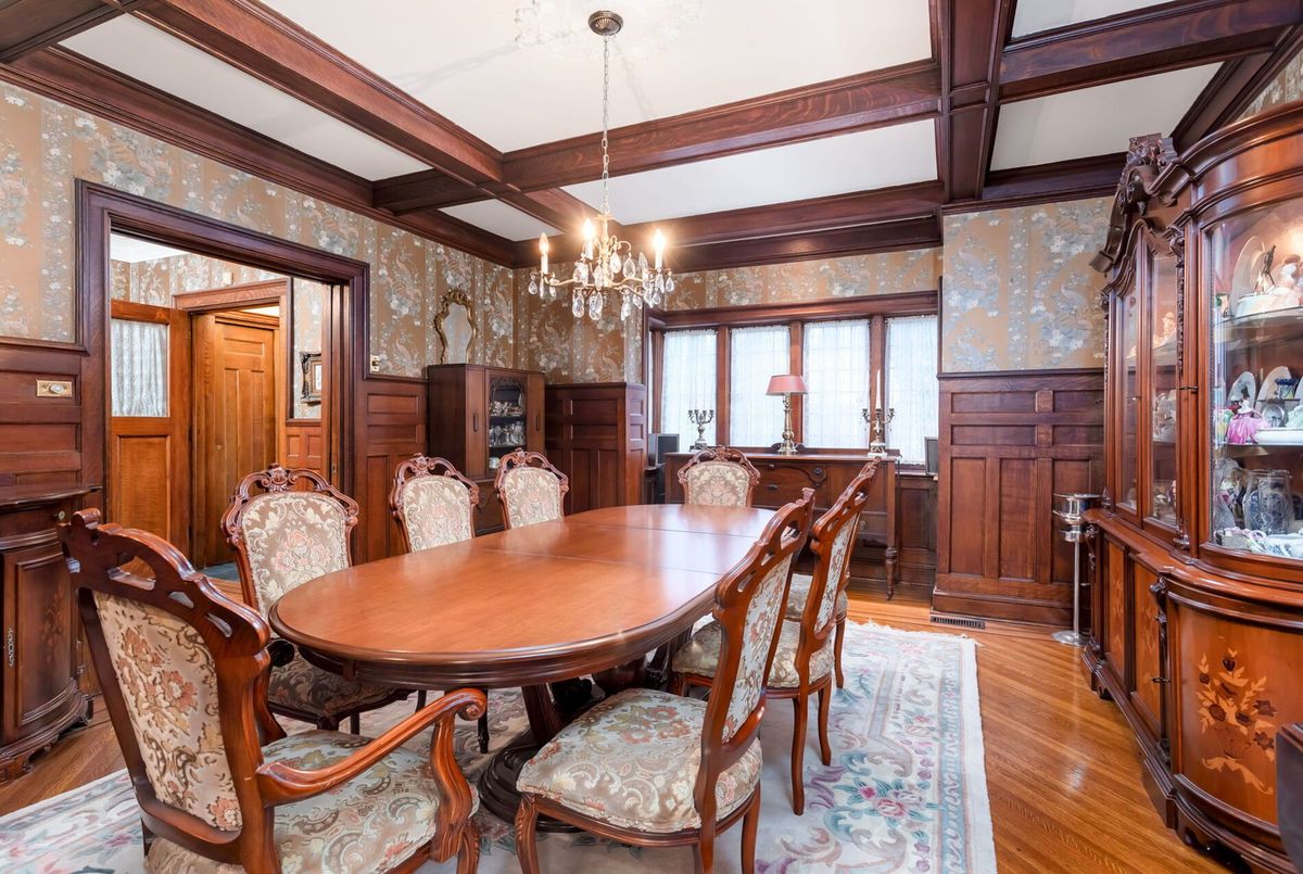 60 Indian Grove Toronto 60 Indian Grove Toronto