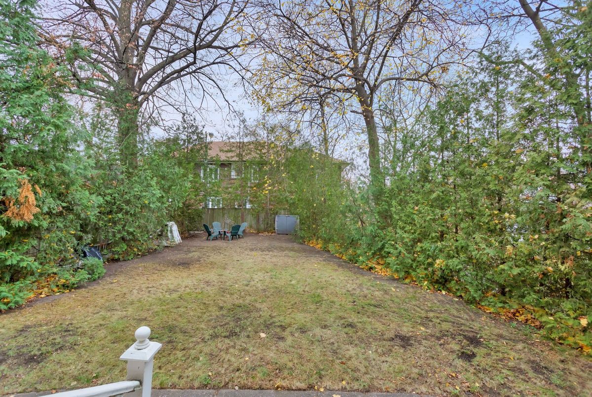 60 Indian Grove Toronto 60 Indian Grove Toronto