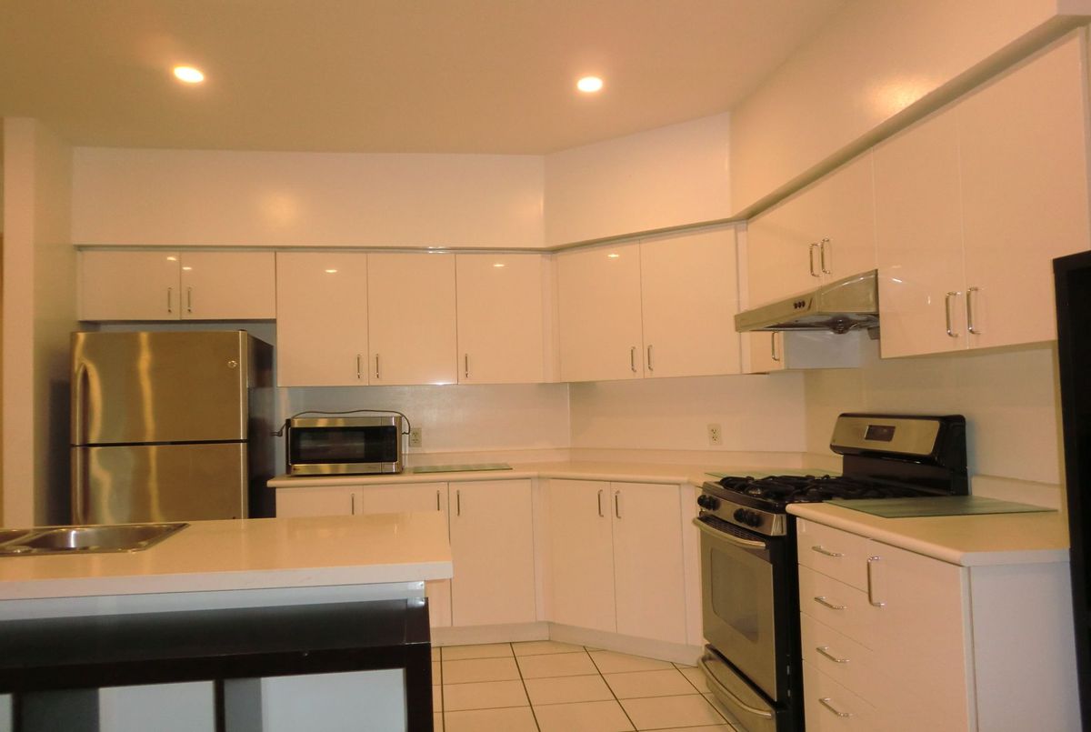 32 Leitch Avenue Toronto 32 Leitch Avenue Toronto