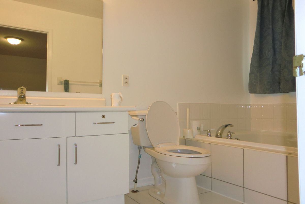 32 Leitch Avenue Toronto 32 Leitch Avenue Toronto