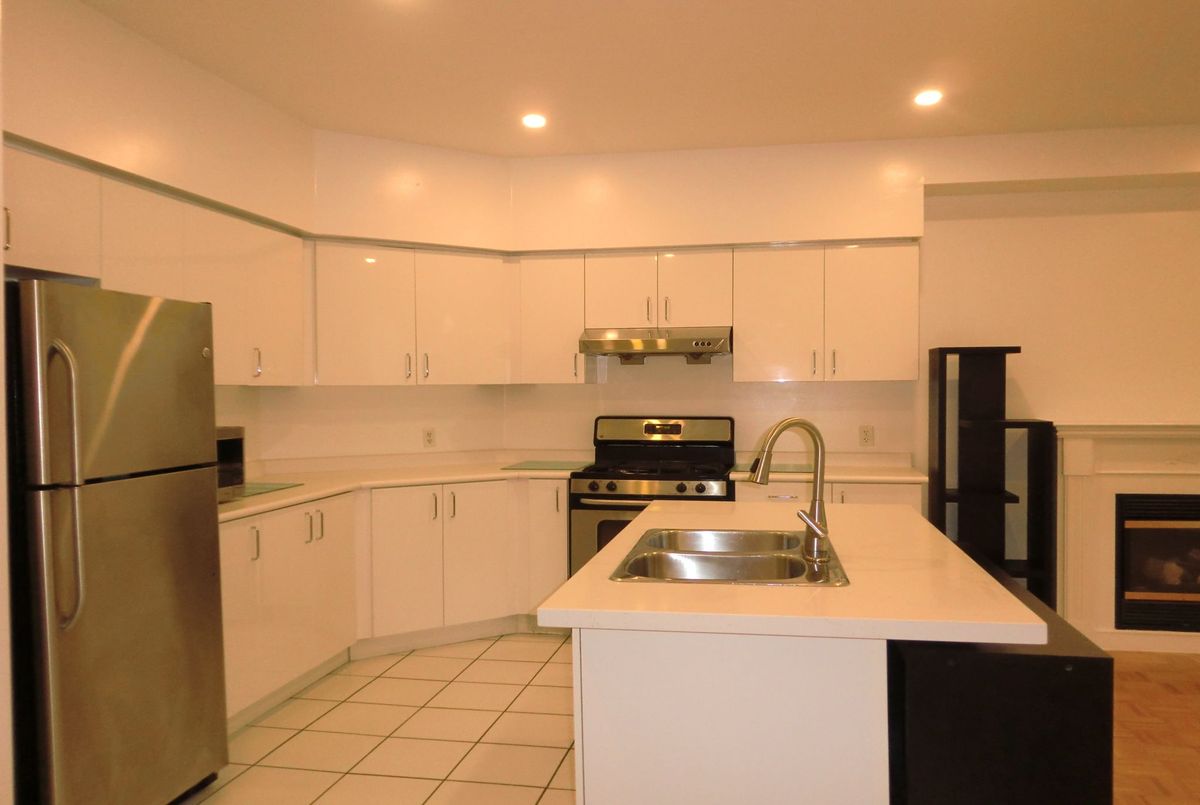 32 Leitch Avenue Toronto 32 Leitch Avenue Toronto