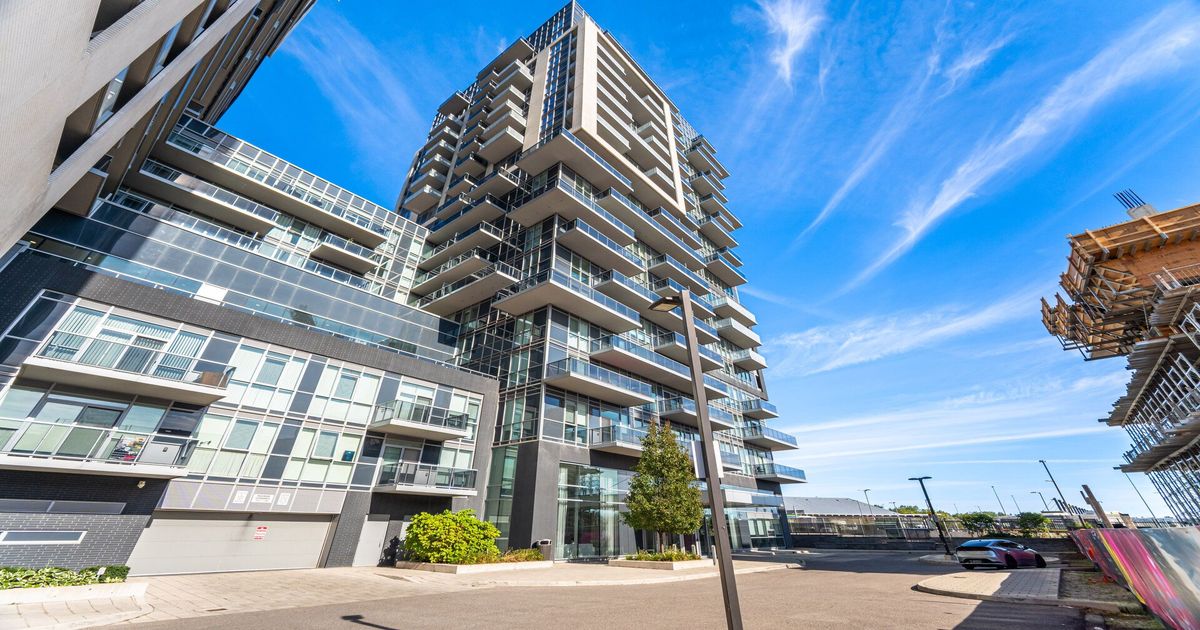 2093 Fairview Street Burlington