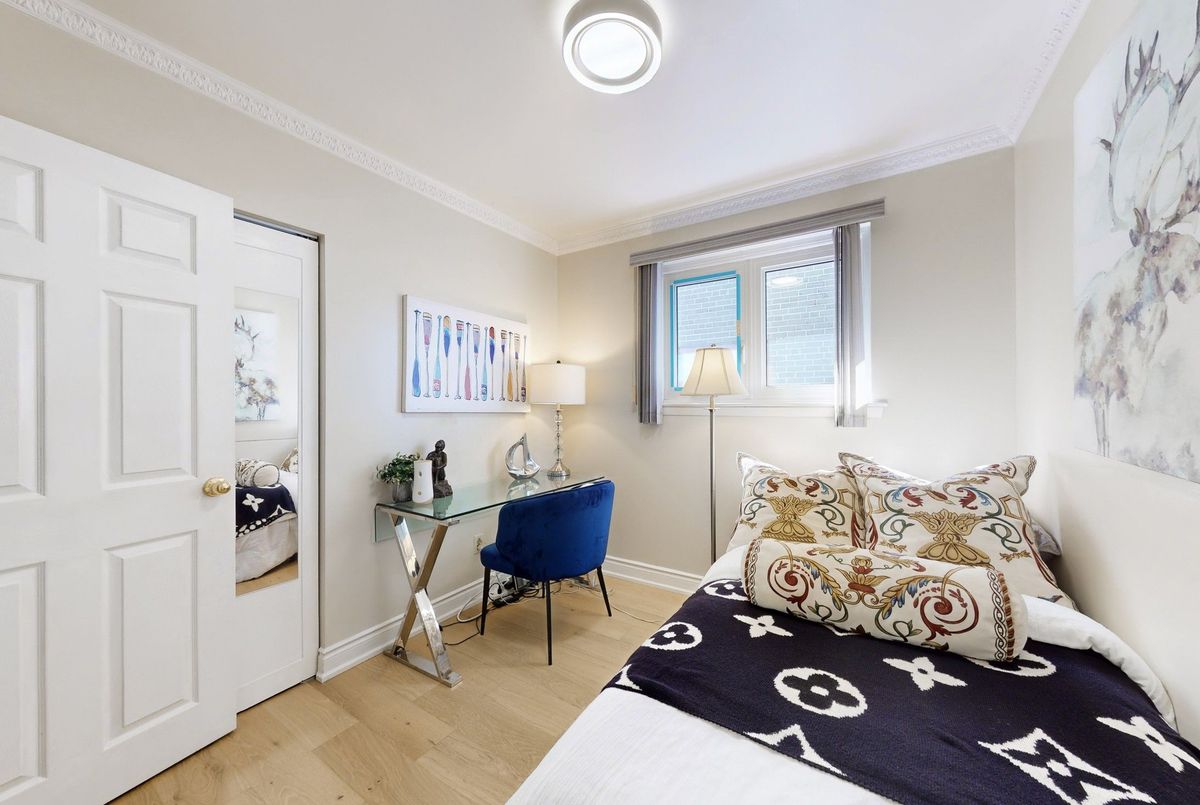 16 Frith Road Toronto 16 Frith Road Toronto