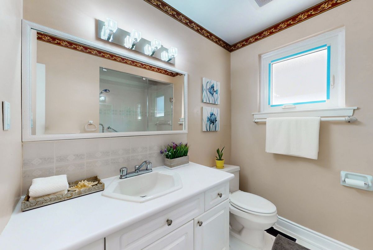 16 Frith Road Toronto 16 Frith Road Toronto