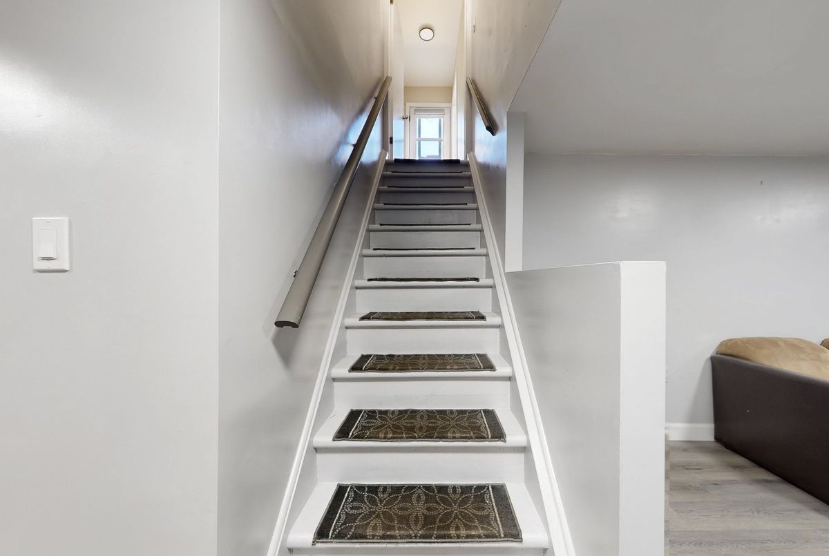 16 Frith Road Toronto 16 Frith Road Toronto