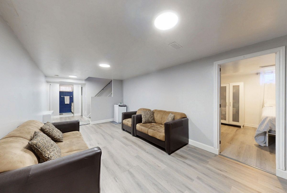 16 Frith Road Toronto 16 Frith Road Toronto