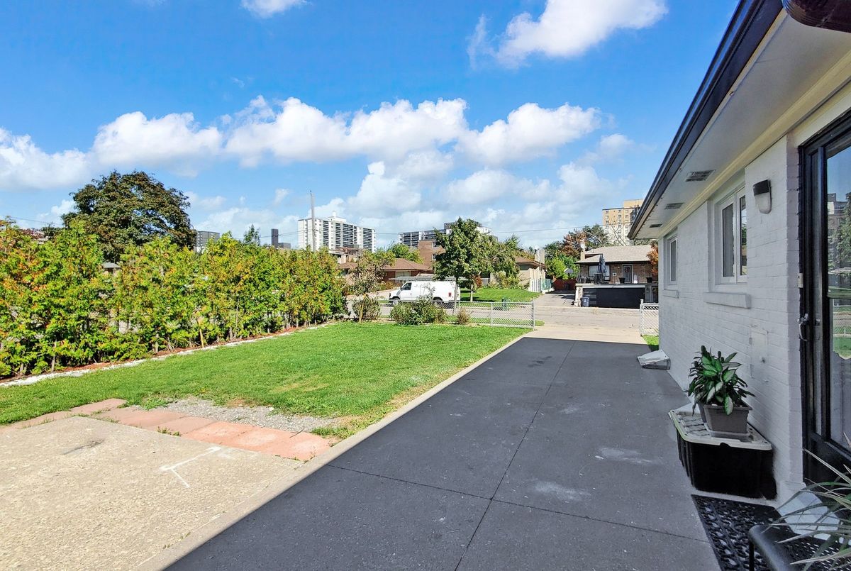 16 Frith Road Toronto 16 Frith Road Toronto