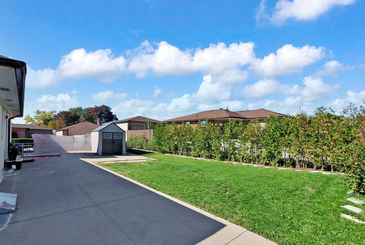 16 Frith Road Toronto 16 Frith Road Toronto