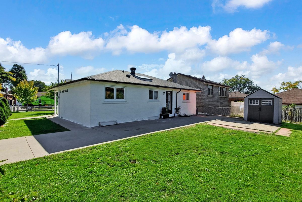 16 Frith Road Toronto 16 Frith Road Toronto