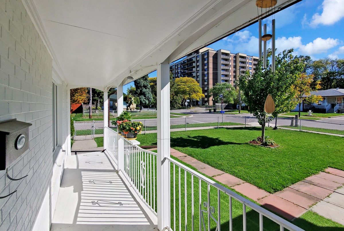 16 Frith Road Toronto 16 Frith Road Toronto