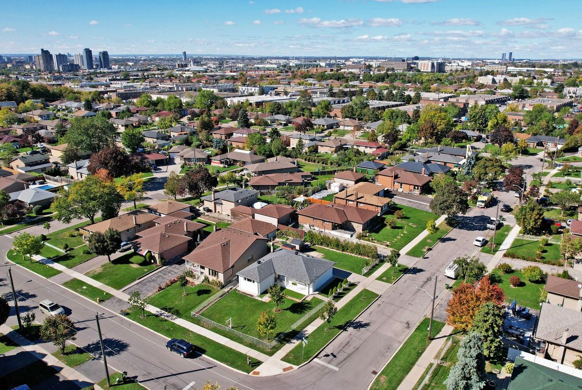 16 Frith Road Toronto 16 Frith Road Toronto