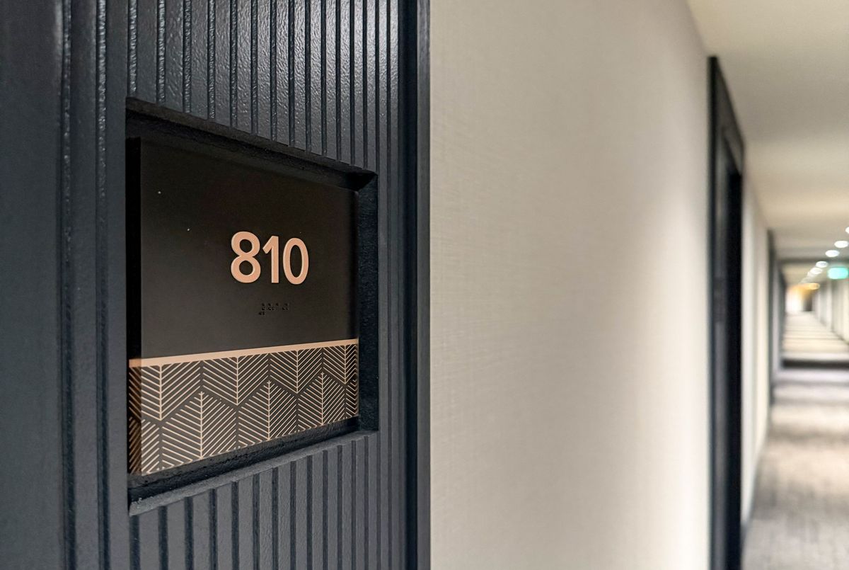 405 Dundas Street W Oakville 405 Dundas Street W Oakville