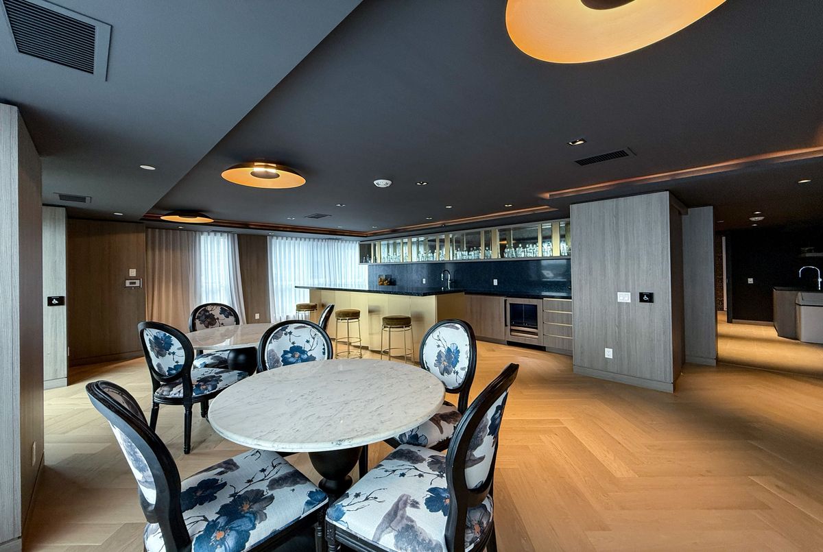 405 Dundas Street W Oakville 405 Dundas Street W Oakville